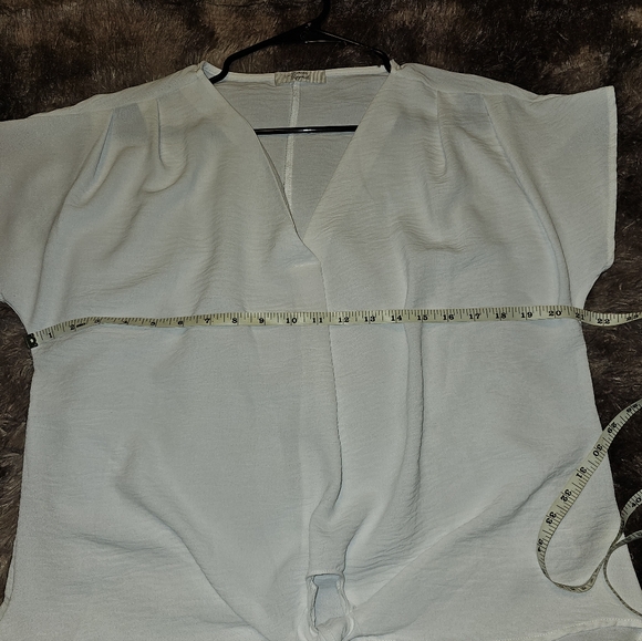 🦉Elegant White Women's Top - Picture 3 of 4